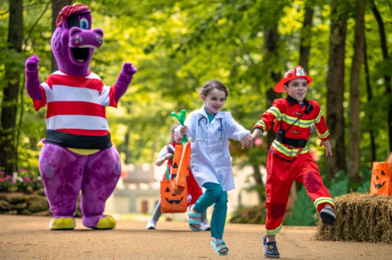 Duke the Dragon costumed with kids