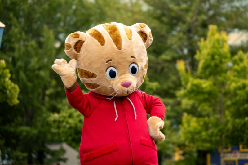 Daniel Tiger waving